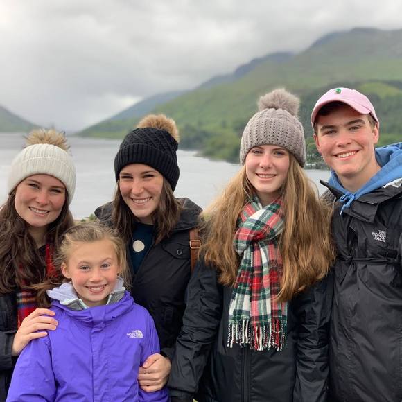 Meet your Posher, Karena - Picture 1 of 1